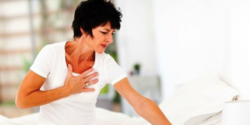 Врач перечислил симптомы для вызова скорой помощи. Читайте на UKR.NET