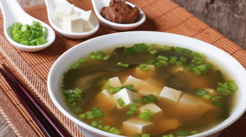 Названы продукты, которые улучшают работу кишечника. Новости :section ...