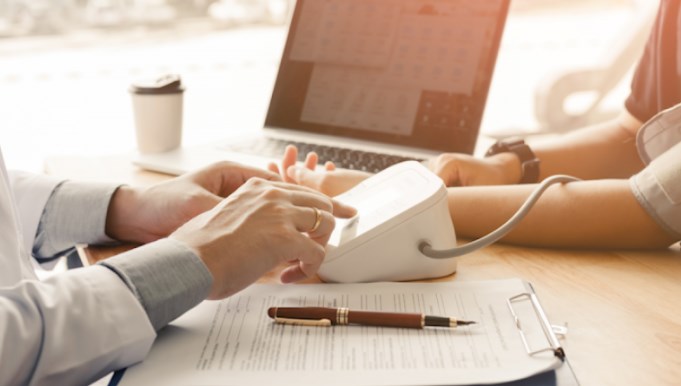 Как определить высокий уровень холестерина по внешности. Новости ...