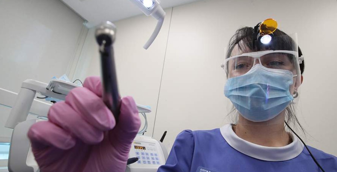 Врач рассказала об опасности появления зубов мудрости. Читайте на UKR.NET