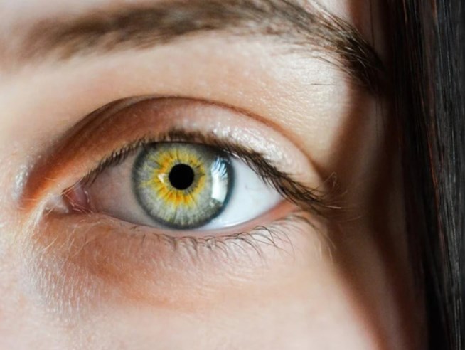 Названы причины и признаки развития катаракты