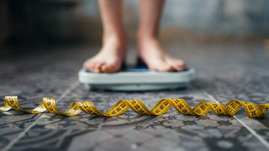 Психотерапевт перечислила первые признаки анорексии