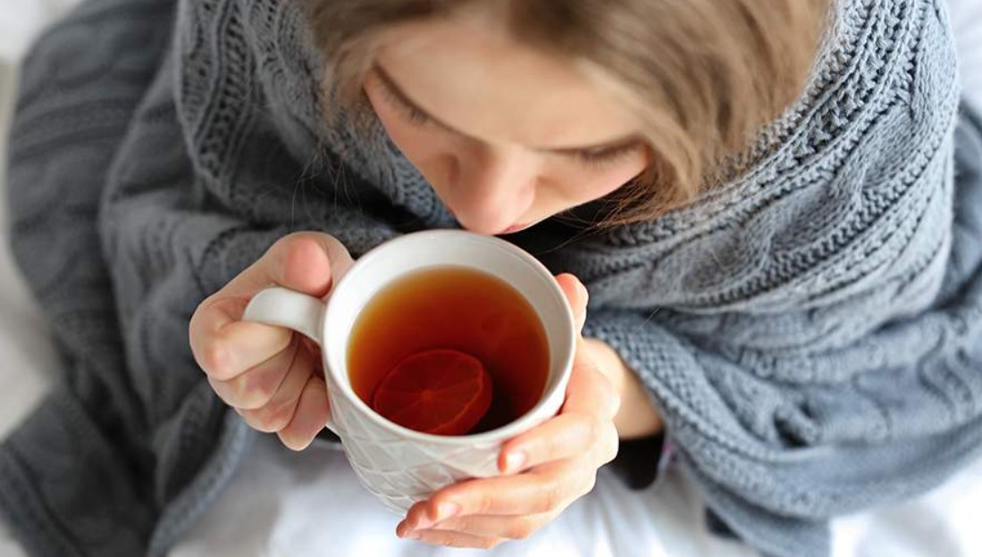 Врач рассказал об опасности самолечения больного горла. Читайте на UKR.NET