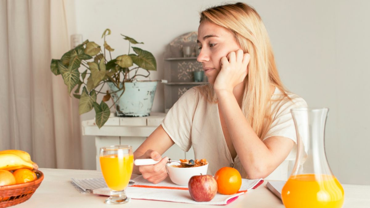 Не виспалися – вихід є: які три продукти можна з'їсти на сніданок для отримання енергії на день