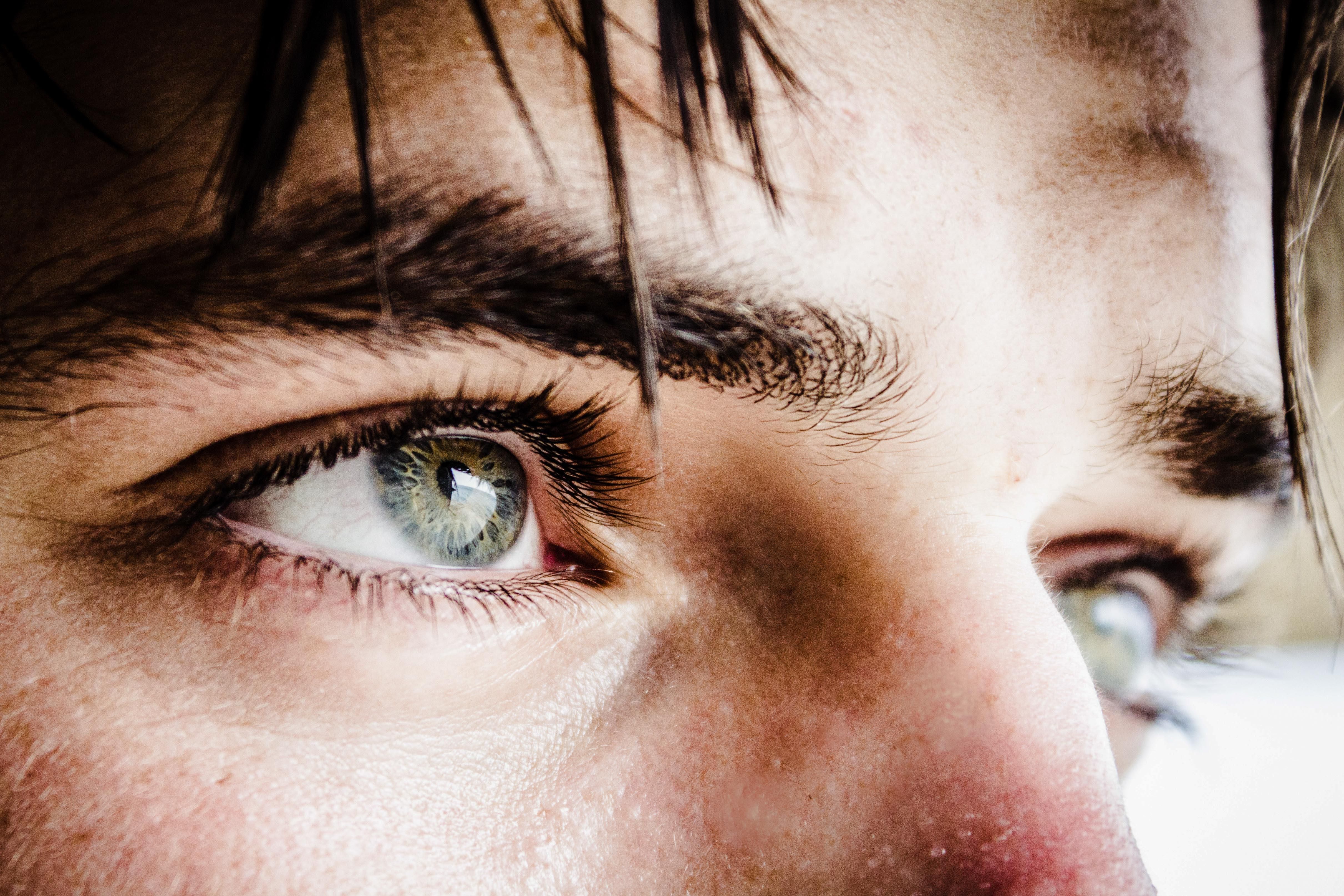 Медики объяснили, как определить недостаток витамина В1 по движению глаз