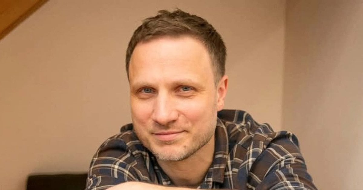 Відомий український актор вдруге став батьком та показав новонародженого сина