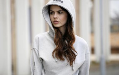Женские свитшоты и худи для осени и зимы 2019-2020, фото
