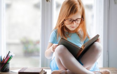 Жінка побачила моторошну знахідку в дитячій книзі та відмовилася від покупки: що там було