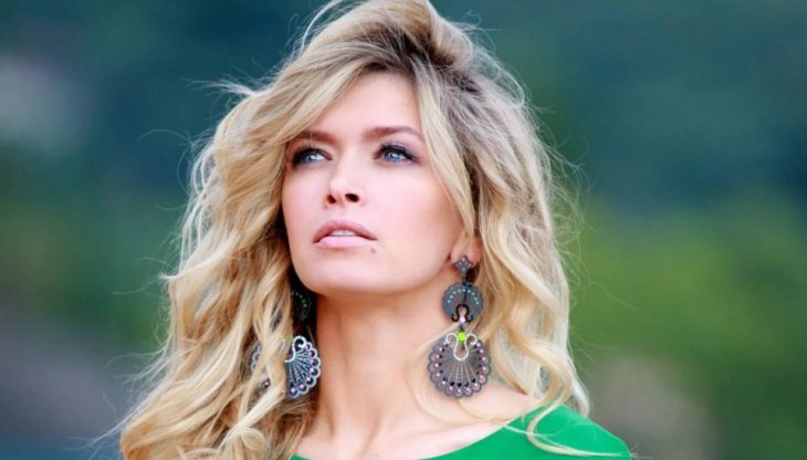 Вера Брежнева порадовала поклонников фотографиями топлес