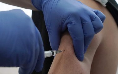Лікар назвав причину поганої переносимості щеплень