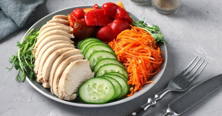 Які продукти зроблять салат справді корисним: 12 інгредієнтів, які радять дієтологи