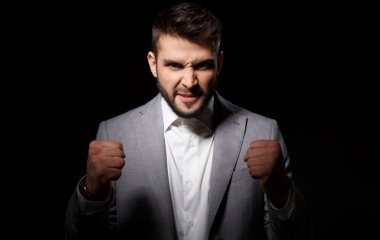Наречений вигнав маму зі свого весілля: яку 