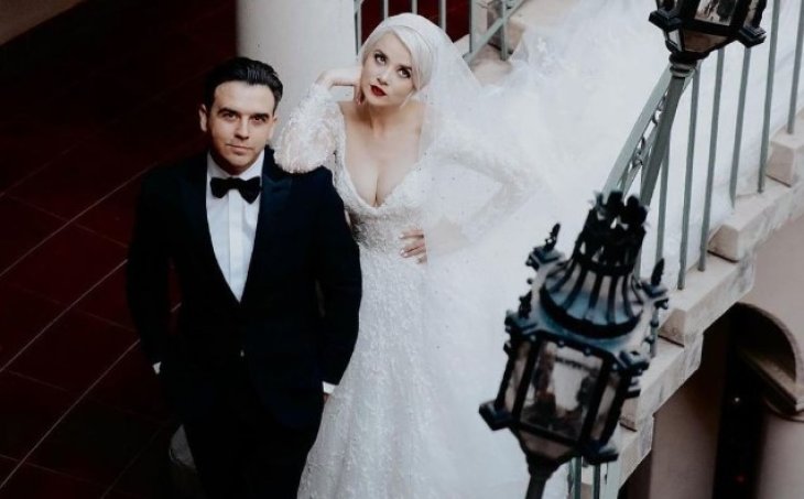 Известная украинская певица показала редкие фото со свадьбы в Калифорнии в годовщину брака