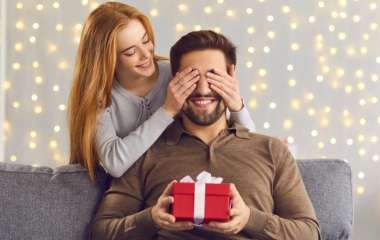 Дорога до розлучення: 7 подарунків, якими ви можете відштовхнути чоловіка