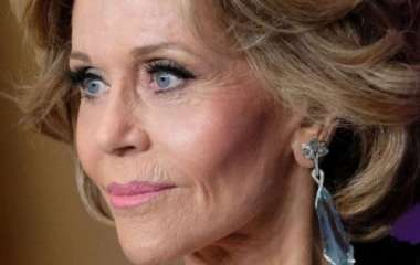 Нет фотошопу: на обложке глянца опубликовано ФОТО 79-летней Джейн Фонды без ретуши
