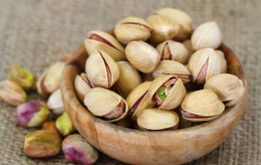 Американські кардіологи назвали фісташки продуктом, що допомагає у боротьбі з гіпертонією.