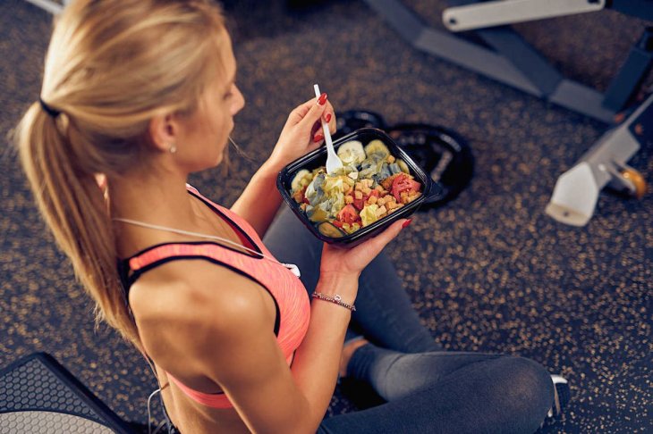 Тренер ответил, когда лучше есть: до или после тренировок