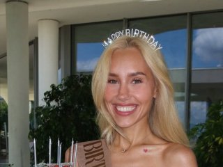 Даша Квіткова по-особливому відсвяткувала 28-річчя: сюрприз чоловіка, квартира в квітах і афтерпаті з раками