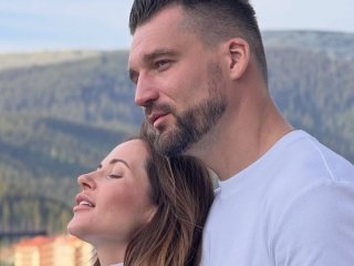 Наталці Денисенко з обранцем дорікнули за відпочинок під час війни: Савранський різко відповів