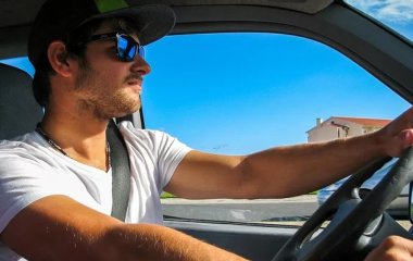 Лікар розповів, як їздити автомобілем під час спеки