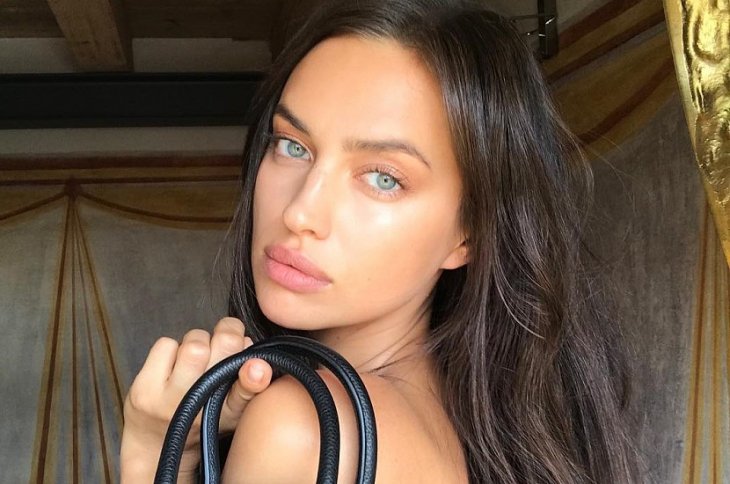 Ирина Шейк показала фигуру в нижнем белье