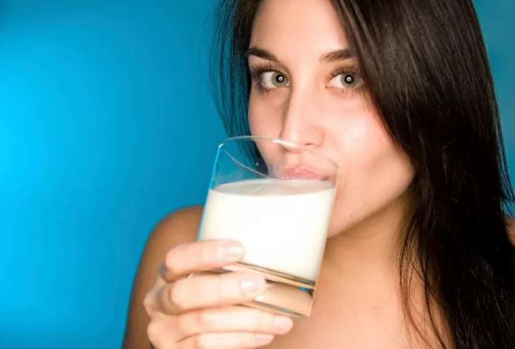 Ученые сообщили о неожиданной пользе обезжиренного молока