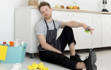 Старанний злодій проникав до чужих будинків, виконував хатню роботу і залишав записку