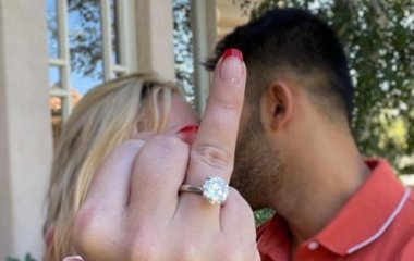 Жених Бритни Спирс с юмором ответил на комментарии о брачном контракте