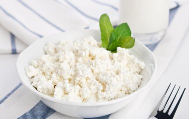 Нутрициологи назвали, когда полезнее всего есть кисломолочный сыр