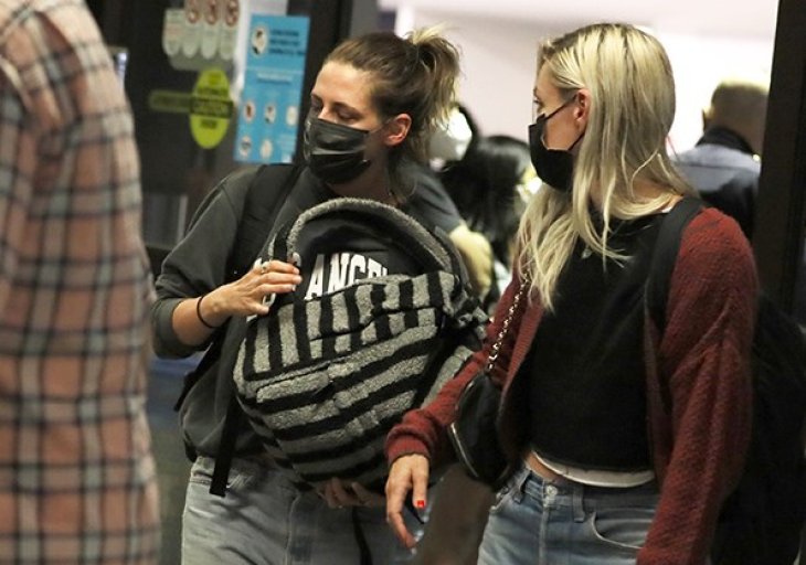 Кристен Стюарт спровоцировала слухи о помолвке с возлюбленной Дилан Майер