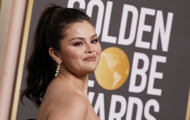 Селена Гомес продемонстрировала аппетитные формы во влажном купальнике