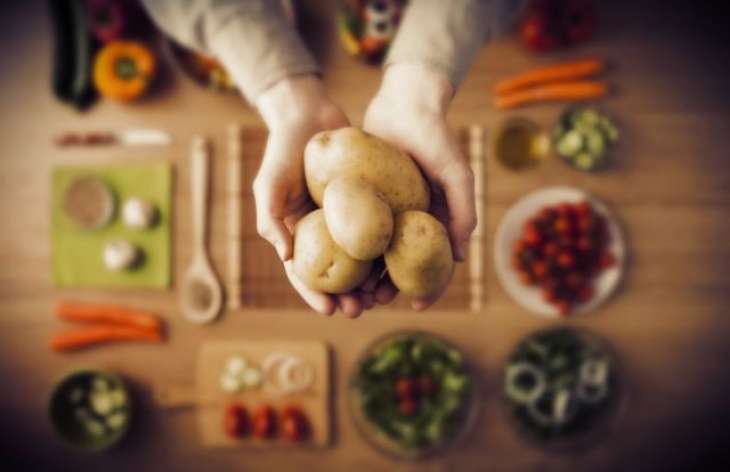 Небезпечна дієта: що буде з тілом, якщо тиждень сидітиме на картоплі