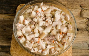 Простые рецепты приготовления заливного из курицы и желатина