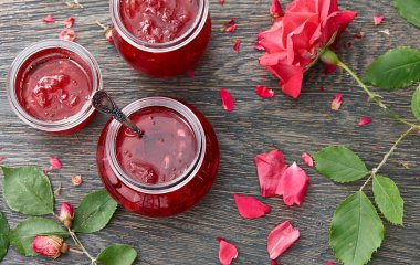 Як зварити варення з шипшини і чим воно корисне