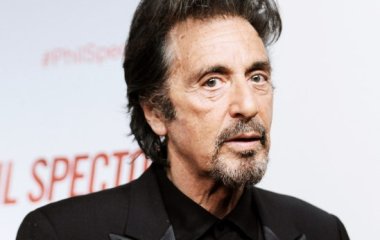 78-летний Аль Пачино отправился на свидание с молодой избранницей 