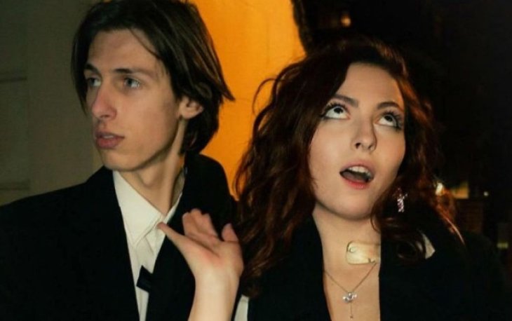 18-летняя дочь Оли Поляковой показала страстные поцелуи с любимым и дерзкое фото с непристойным жестом