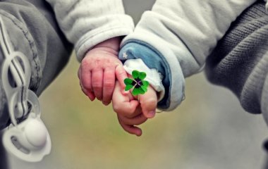 Підмінили в пологовому: дві жінки вперше зустрілися через 35 років життя в чужих родинах (фото)