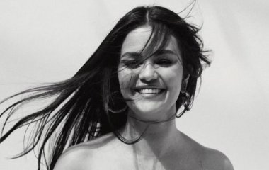  Селена Гомес показала страстные поцелуи с новым избранником