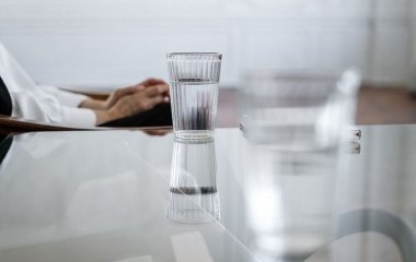 Дієтолог розвіяла головні міфи про питво води