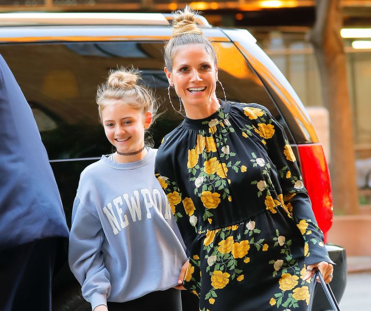 48-летняя Хайди Клум полностью обнажилась для фото, прикрыв грудь рукой