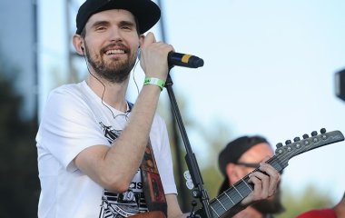 Бабушка Noize MC: Внука слушаем на радио «Комсомольская правда», а на концертах он слишком громкий