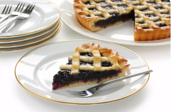 Легкий пирог с шелковицей: рецепт летнего десерта