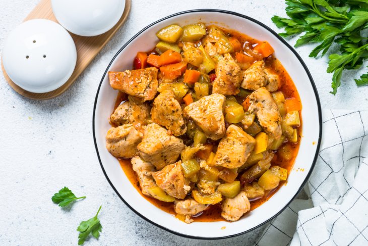 Кабачки с куриной грудкой: 3 рецепта, которые станут любимыми