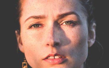 Медики рассказали, как по лицу диагностировать заболевания печени