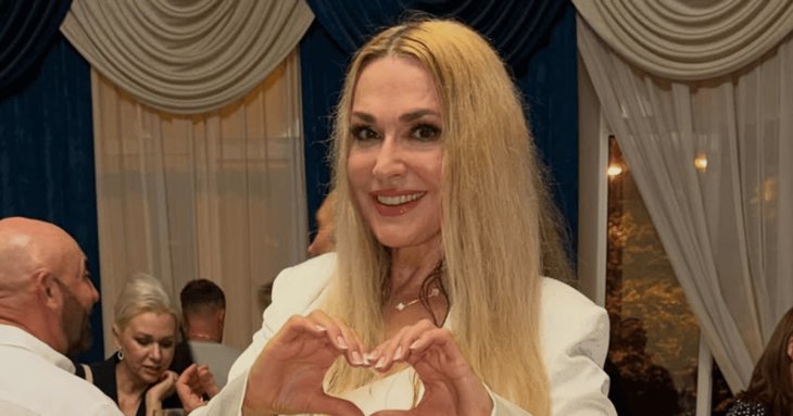 Ольга Сумська показала святкування ювілею — 60 років: коханий чоловік, відомі друзі та море троянд