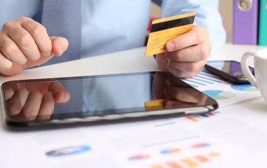 Онлайн займ – выгодное решение для тех, кому нужны деньги до зарплаты