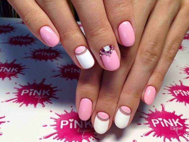 Модный маникюр и дизайн ногтей розового цвета, фото