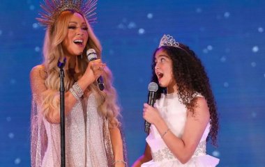 Мэрайя Кэри спела на сцене со своей 12-летней дочерью