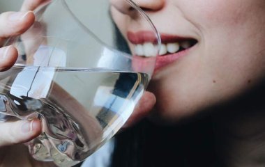 Нутриціолог розповіла про денну норму води