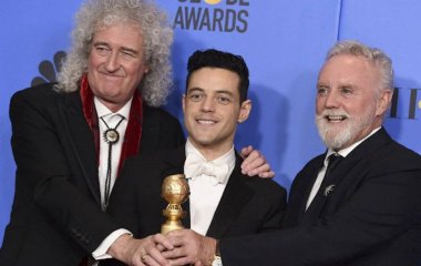 Девушка-промоутер на «Золотом глобусе» стала самой обсуждаемой персоной сети